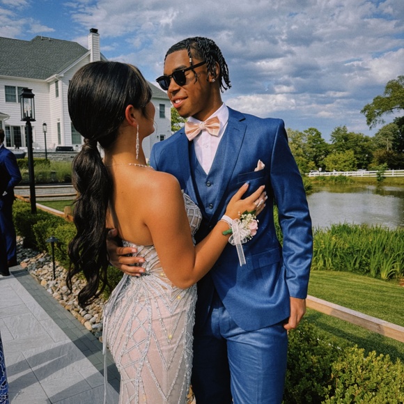 Beautiful Prom Dress - Picture 3 of 7